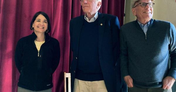 候选人可能成为佛蒙特州国会首位女议员